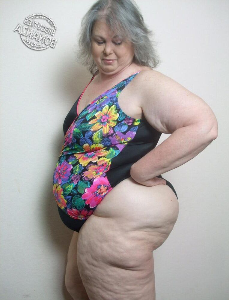 BBW KARISSA THICK THIGH HOT GRANNY
