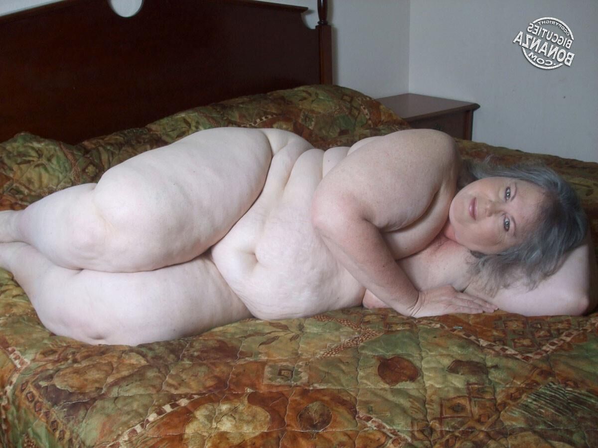 BBW KARISSA THICK THIGH HOT GRANNY