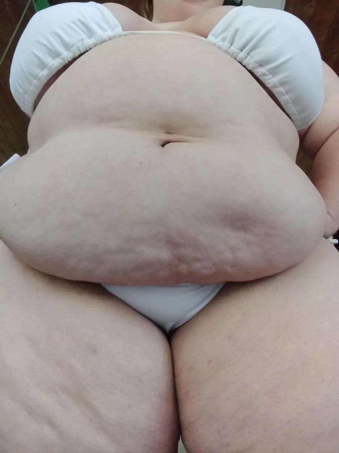 Belle Grosse Dodue en Petite Tenue