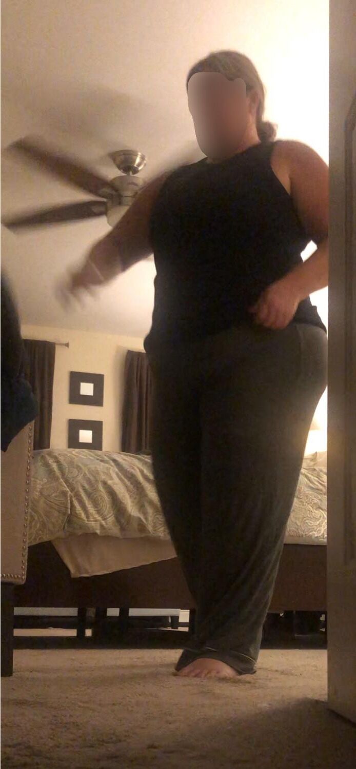 BBW Big Girl PJS e parte da bunda nua