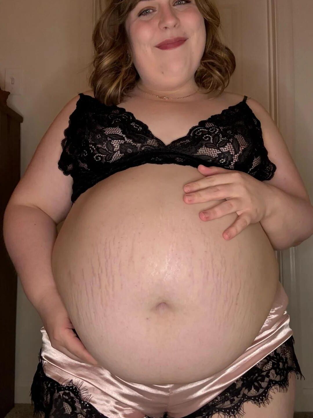 Jolie Truie Grasse du Bide et du Cul Mais pas des Nichons