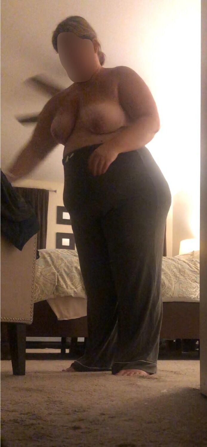 BBW Big Girl PJS e parte da bunda nua