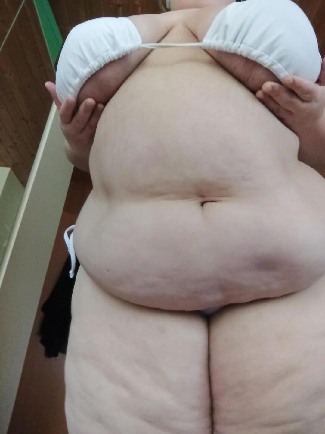 Belle Grosse Dodue en Petite Tenue