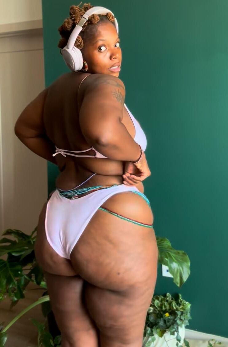 BBW Yoga Chick