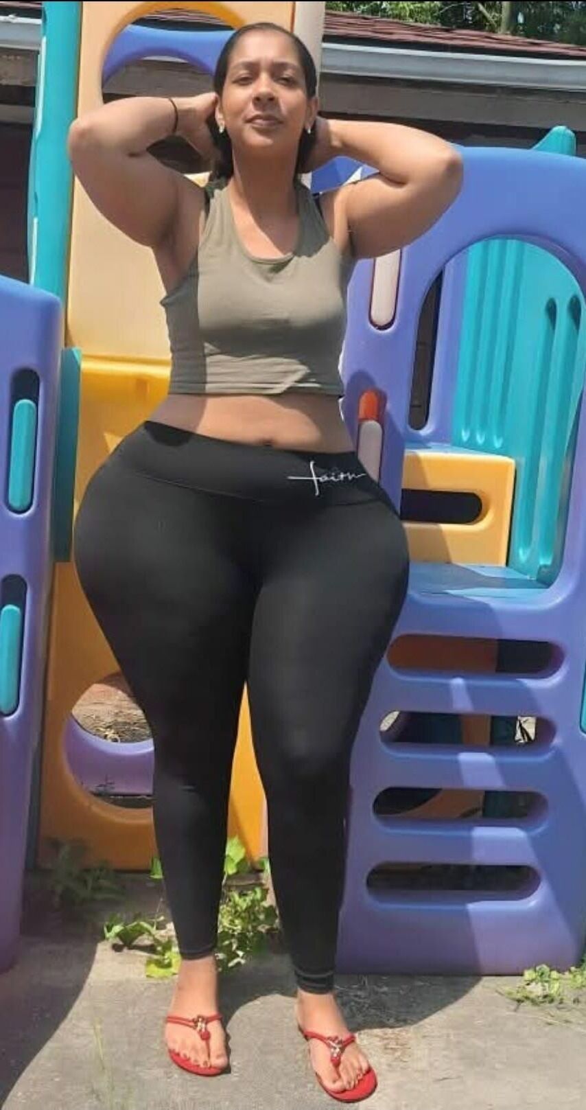 ジョセリン・ヤジャイラBBWナルゴナス