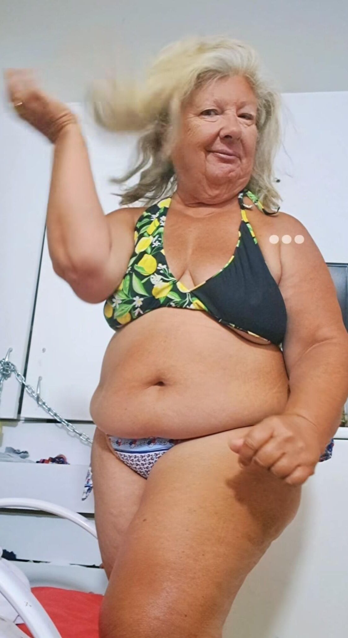 ビキニグラニーアンナはセクシーなBBWです