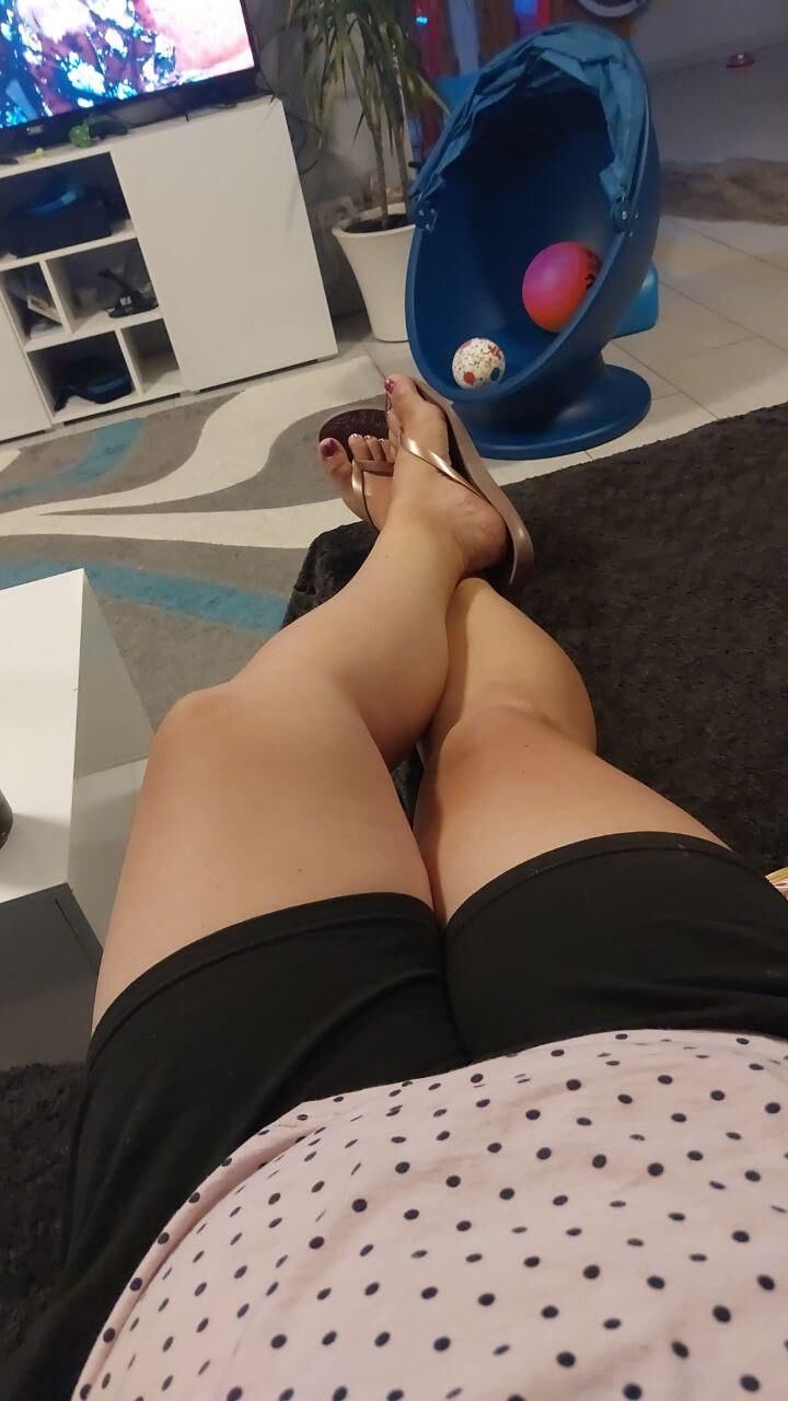 小さなおっぱいと大きな乳首privatフッカー