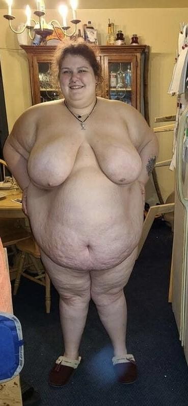 Ame garotas com excesso de peso com cor corajoso