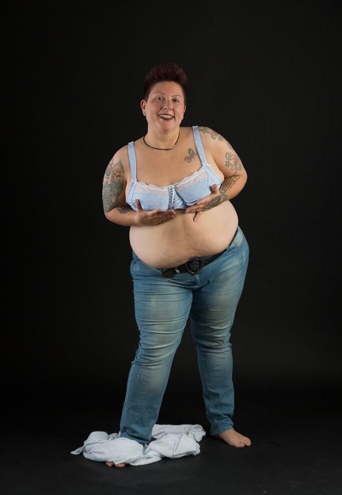 Splendide Truie Pour Saillie Grasse de Partout Sauf des Nichons