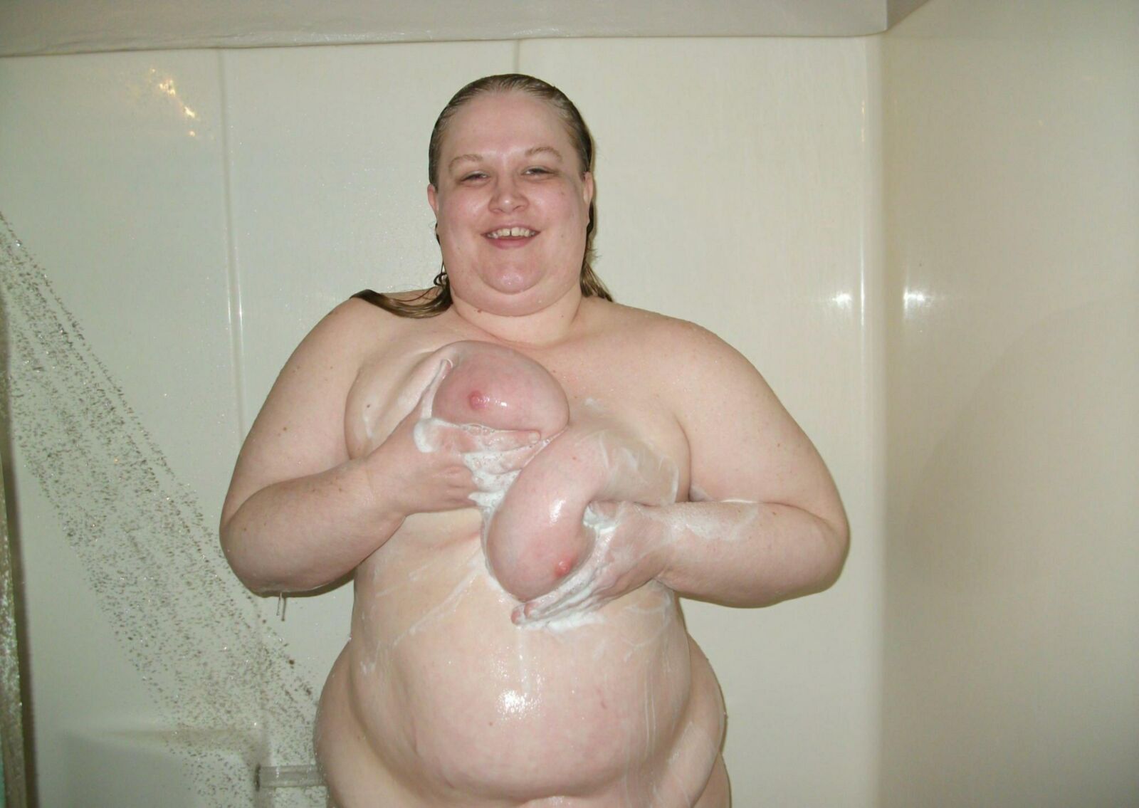 Bain ou douche vierte grosses et magnifiques dodues