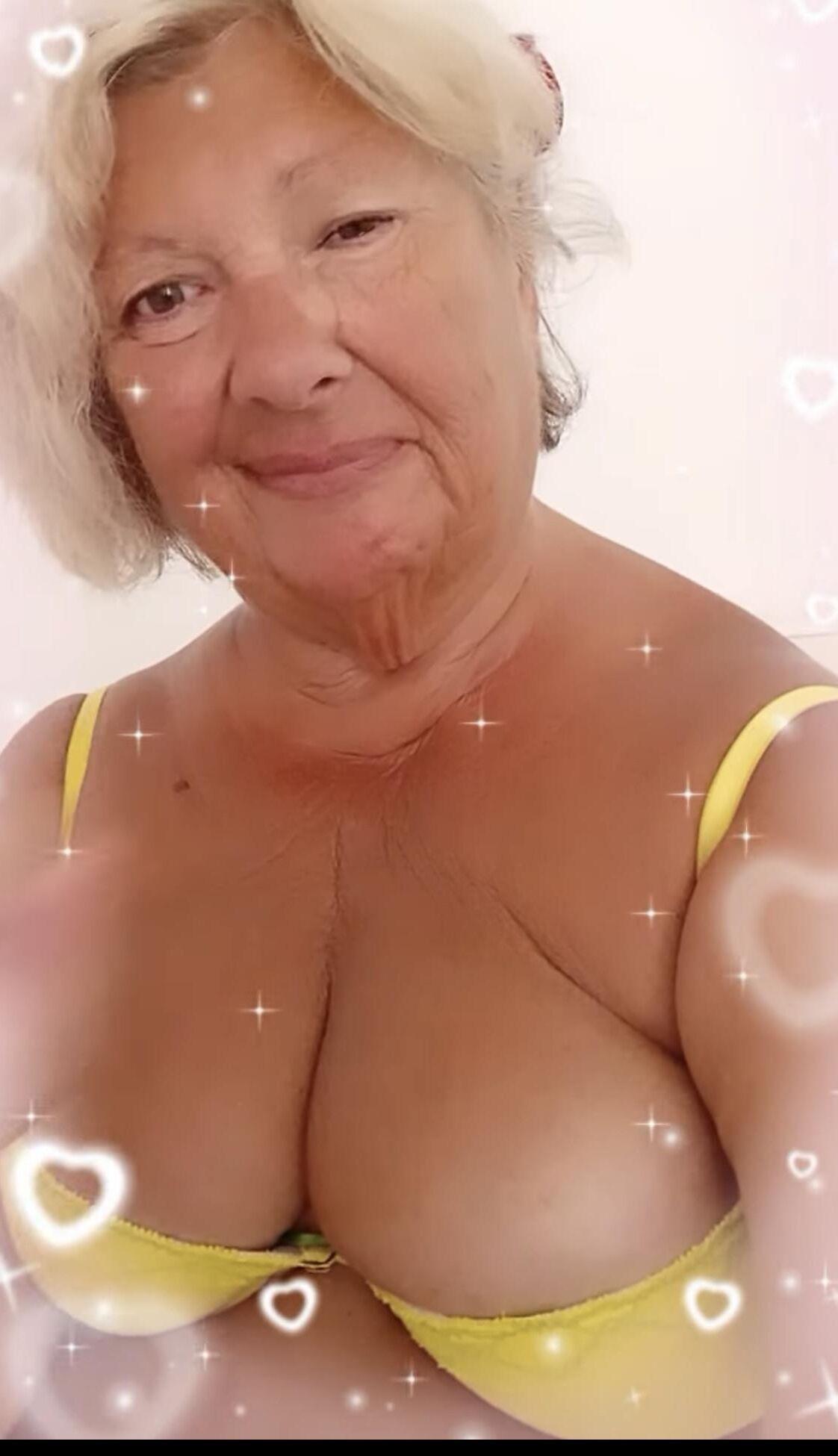 ビキニグラニーアンナはセクシーなBBWです