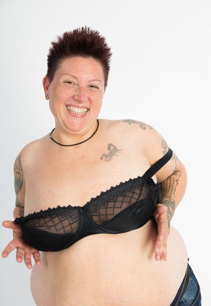 Splendide Truie Pour Saillie Grasse de Partout Sauf des Nichons
