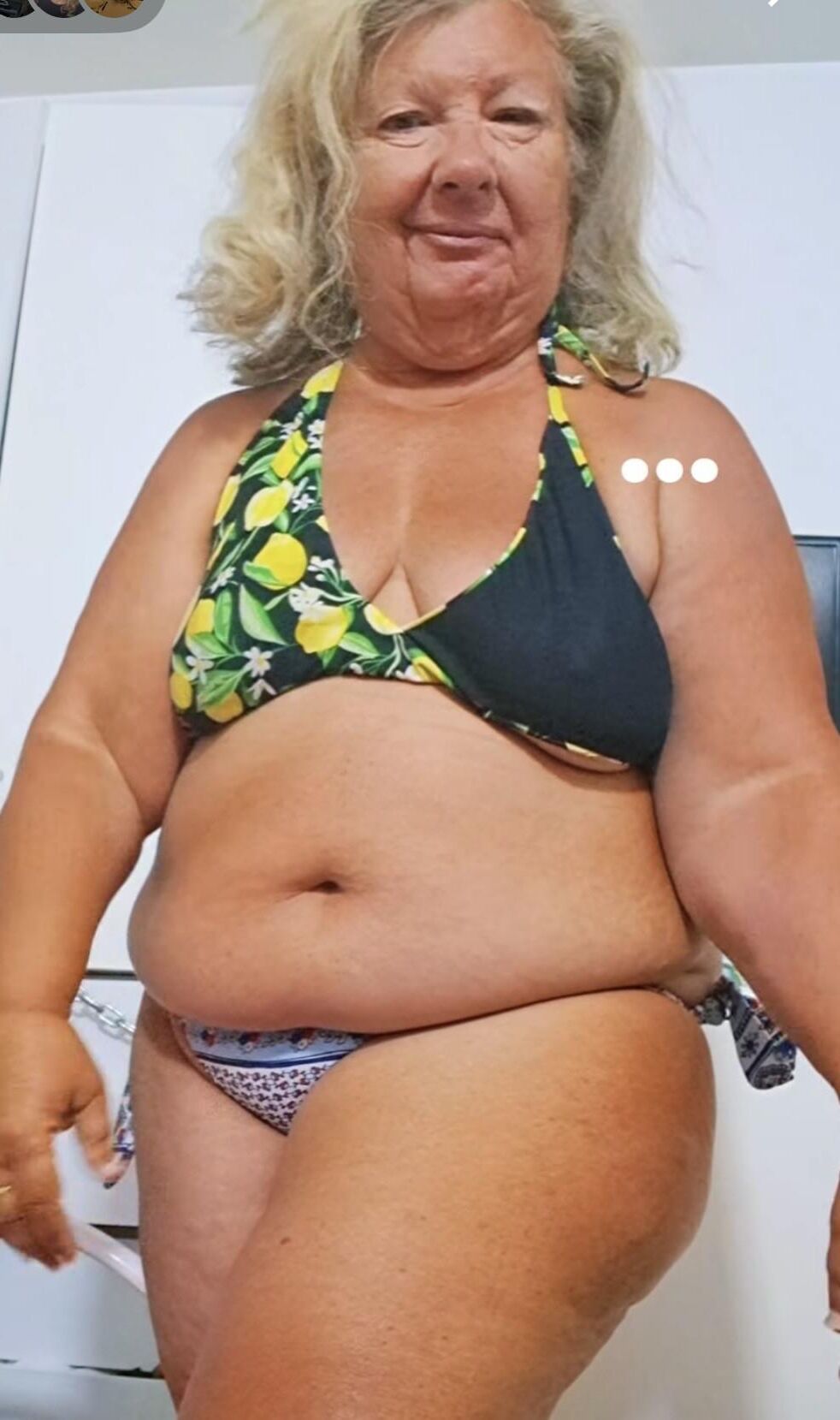 ビキニグラニーアンナはセクシーなBBWです