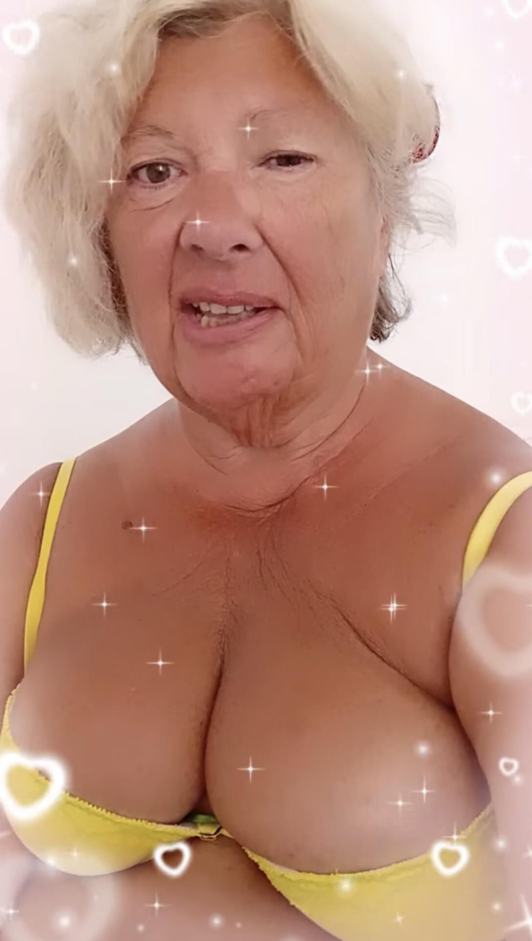 ビキニグラニーアンナはセクシーなBBWです