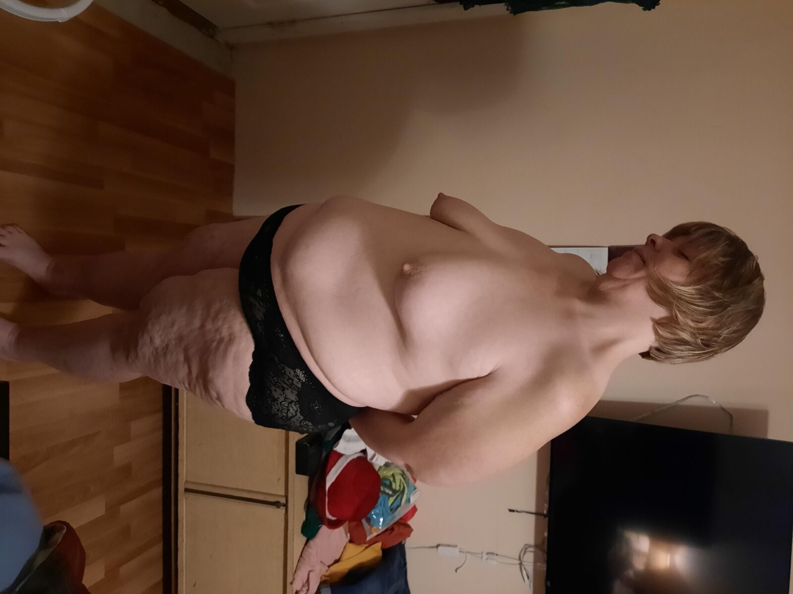 Minha esposa BBW Tanya exposta às massas