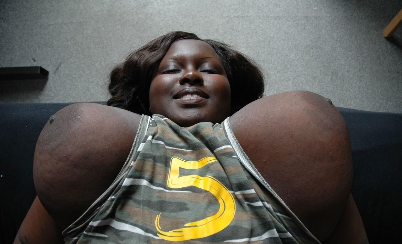 Les Splendides Gros Nichons Blacks de Mariana
