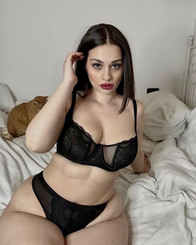 Angelica Italian Beauty Curvy Modelo Plus Size Fotos quentes mistas