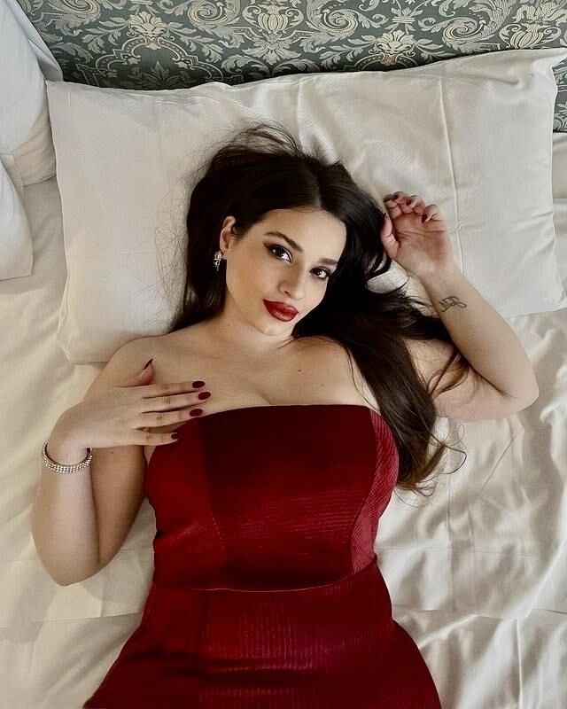 Angelica Italian Beauty Curvy Modelo Plus Size Fotos quentes mistas