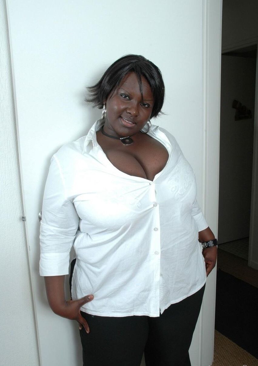 Les Splendides Gros Nichons Blacks de Mariana