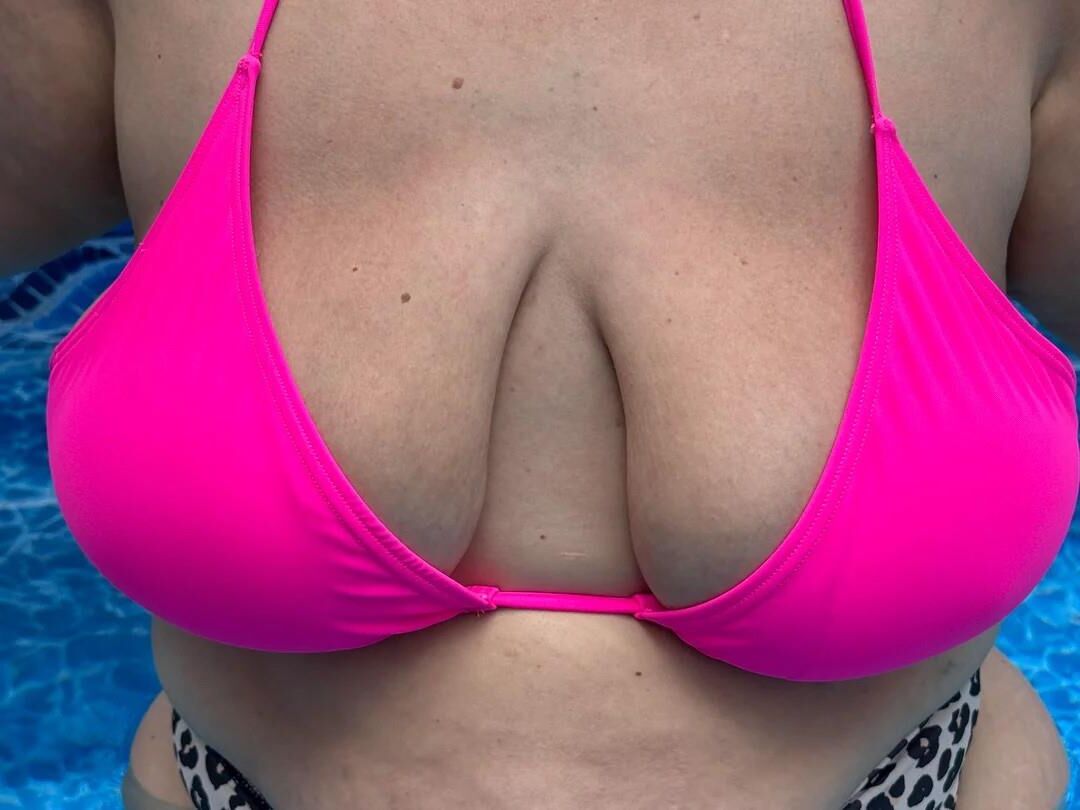 Esposa da piscina BBW