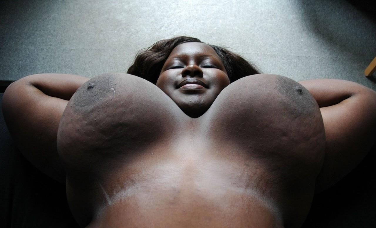 Les Splendides Gros Nichons Blacks de Mariana