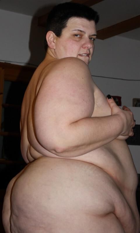 Super Fette SSBBW Fickschlampe Nackt und Schamlos