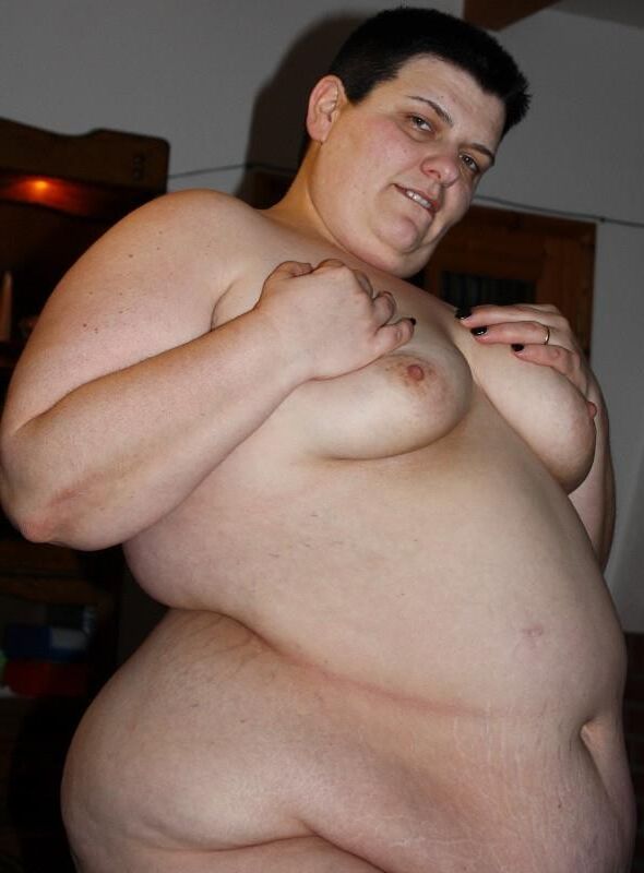 Super Fette SSBBW Fickschlampe Nackt und Schamlos
