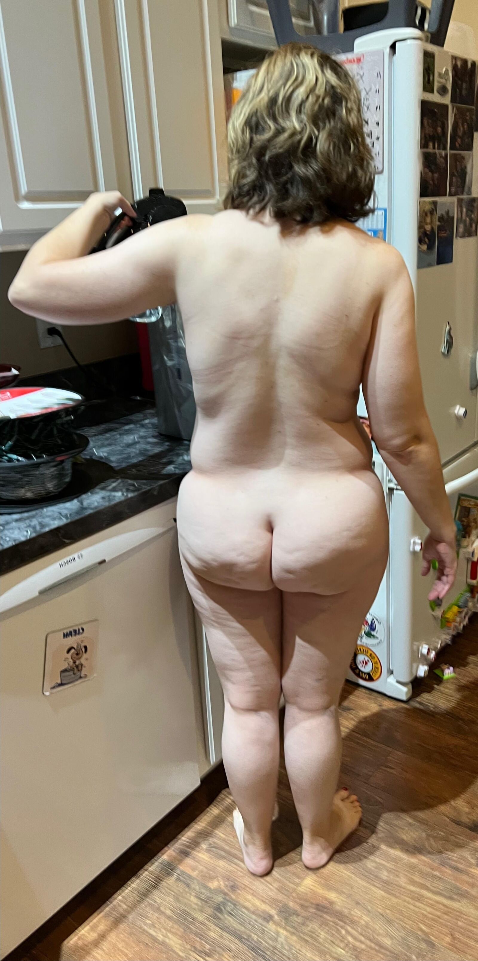 Fat Fuckpig Carrie Lynn, sem saber, mostrando sua grande bunda gorda