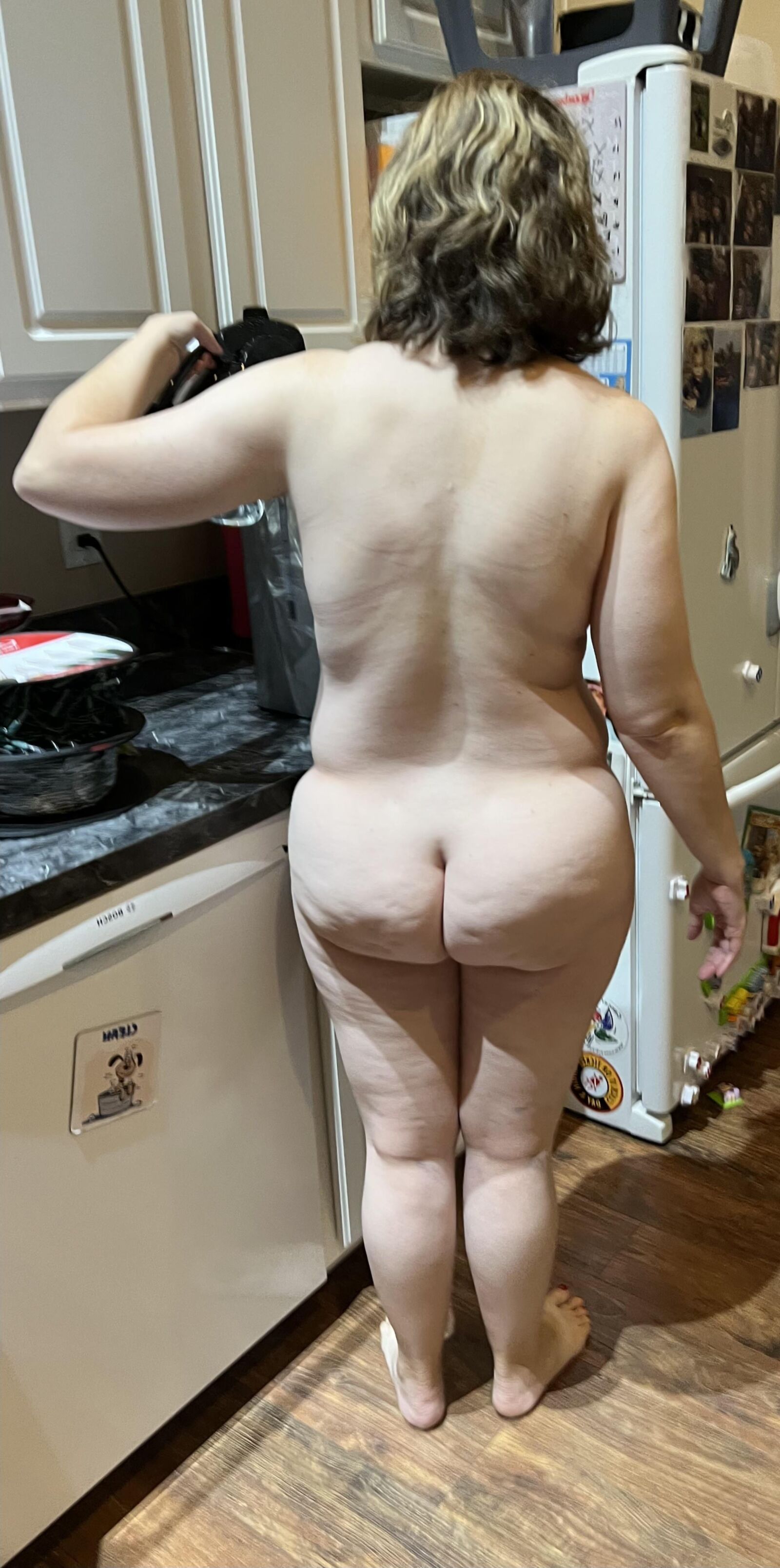 Fat Fuckpig Carrie Lynn, sem saber, mostrando sua grande bunda gorda