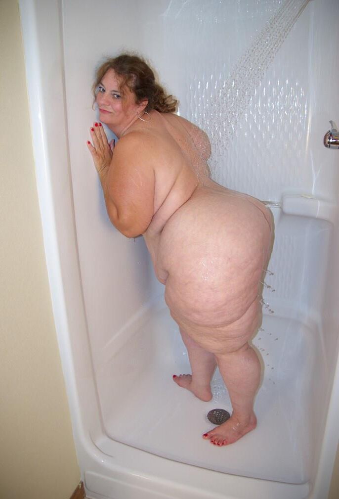 Magnifique Grosse Truie Ssbbw Göttin Sous la Douche