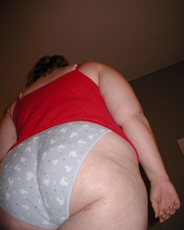 Prlendide Jeune Truie Avec GROSSES MAMELLES OUVERTE POULIE SAILLIE