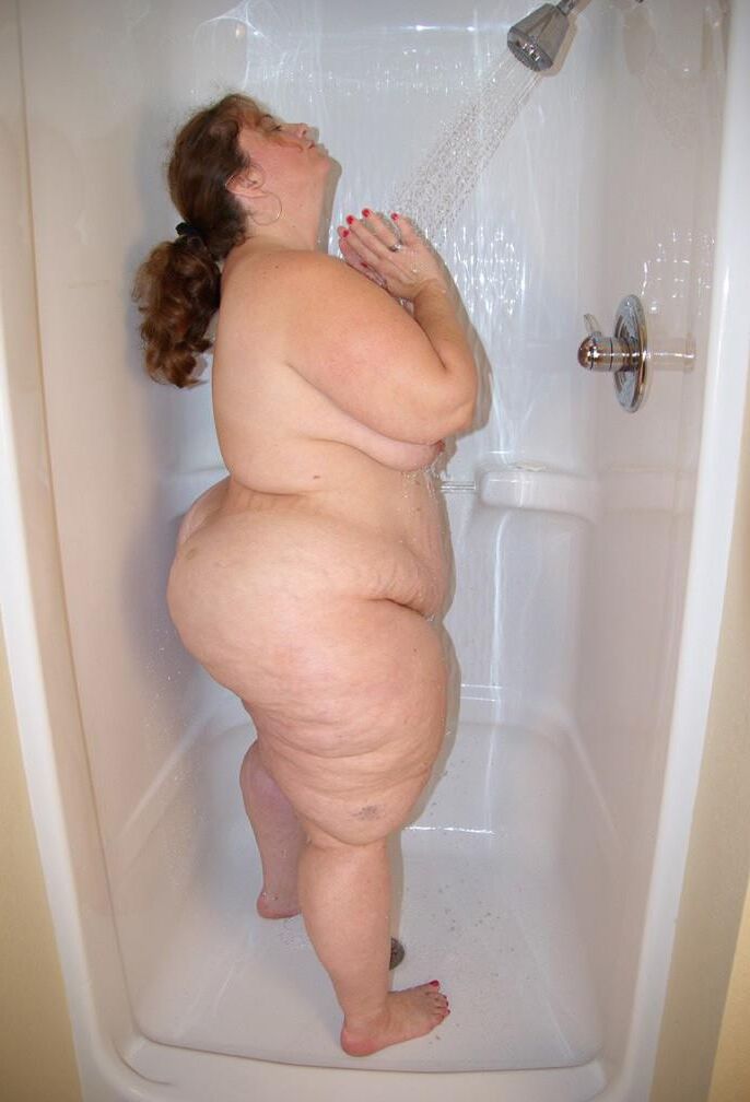 Magnifique Grosse Truie Ssbbw Göttin Sous la Douche