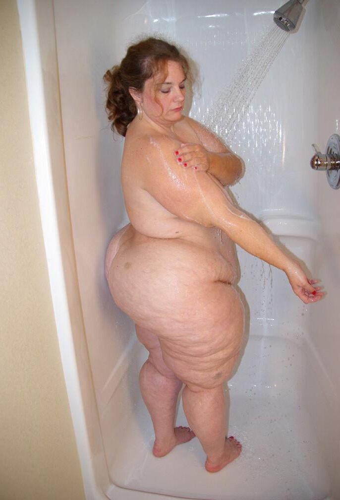 Magnifique Grosse Truie Ssbbw Göttin Sous la Douche