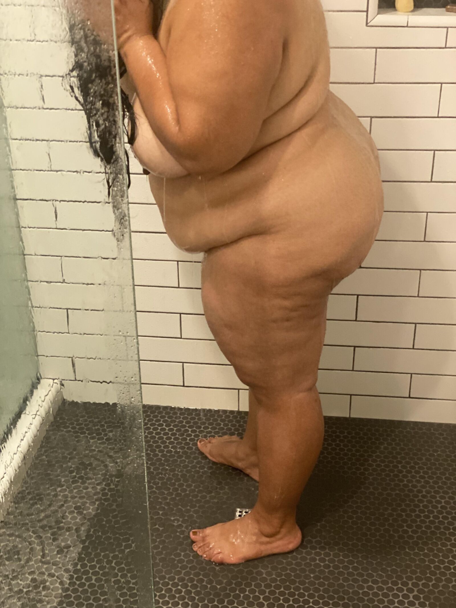 Pracht Truies et Belles Gräser Dodues Sous la douche