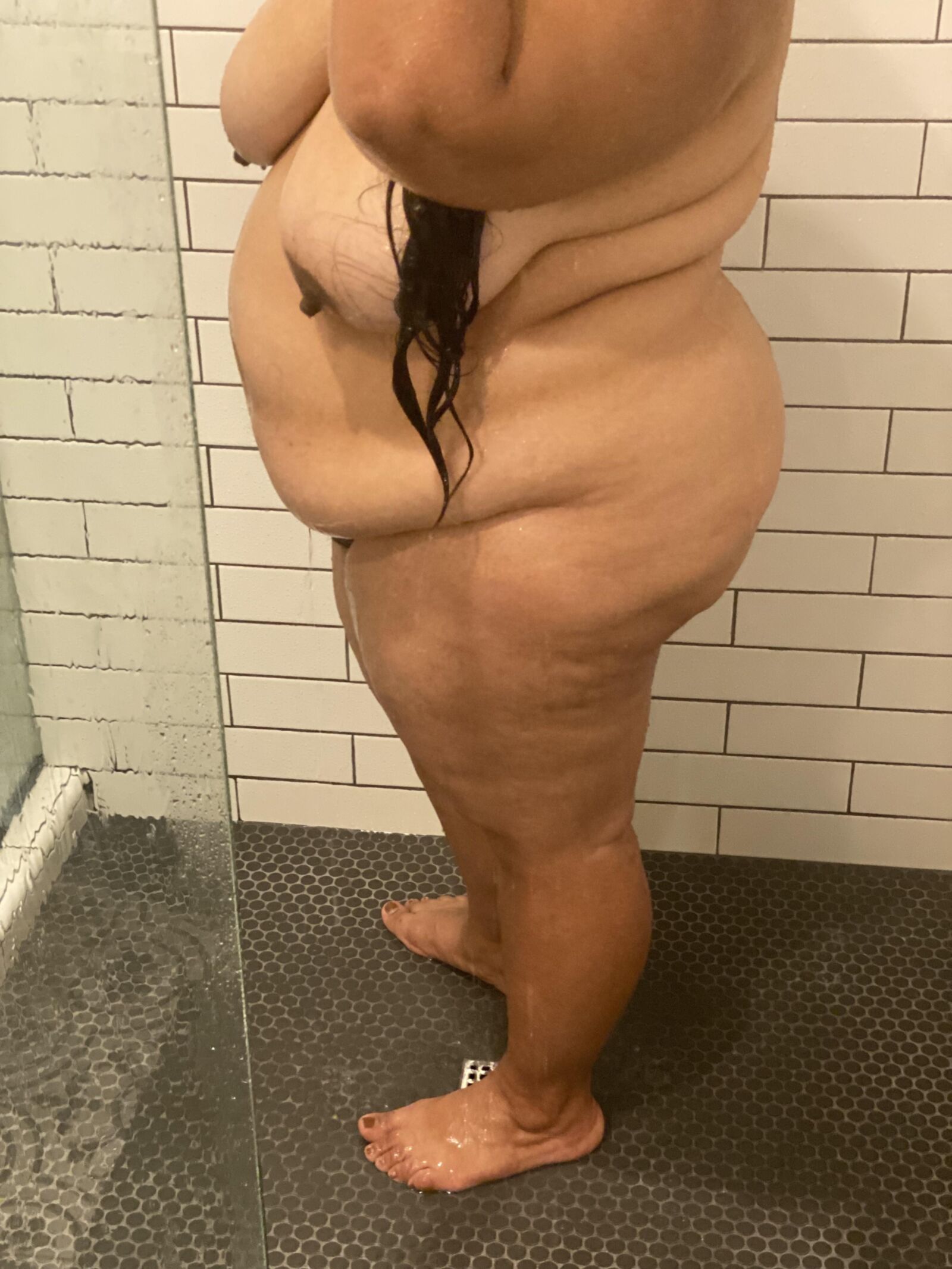Pracht Truies et Belles Gräser Dodues Sous la douche