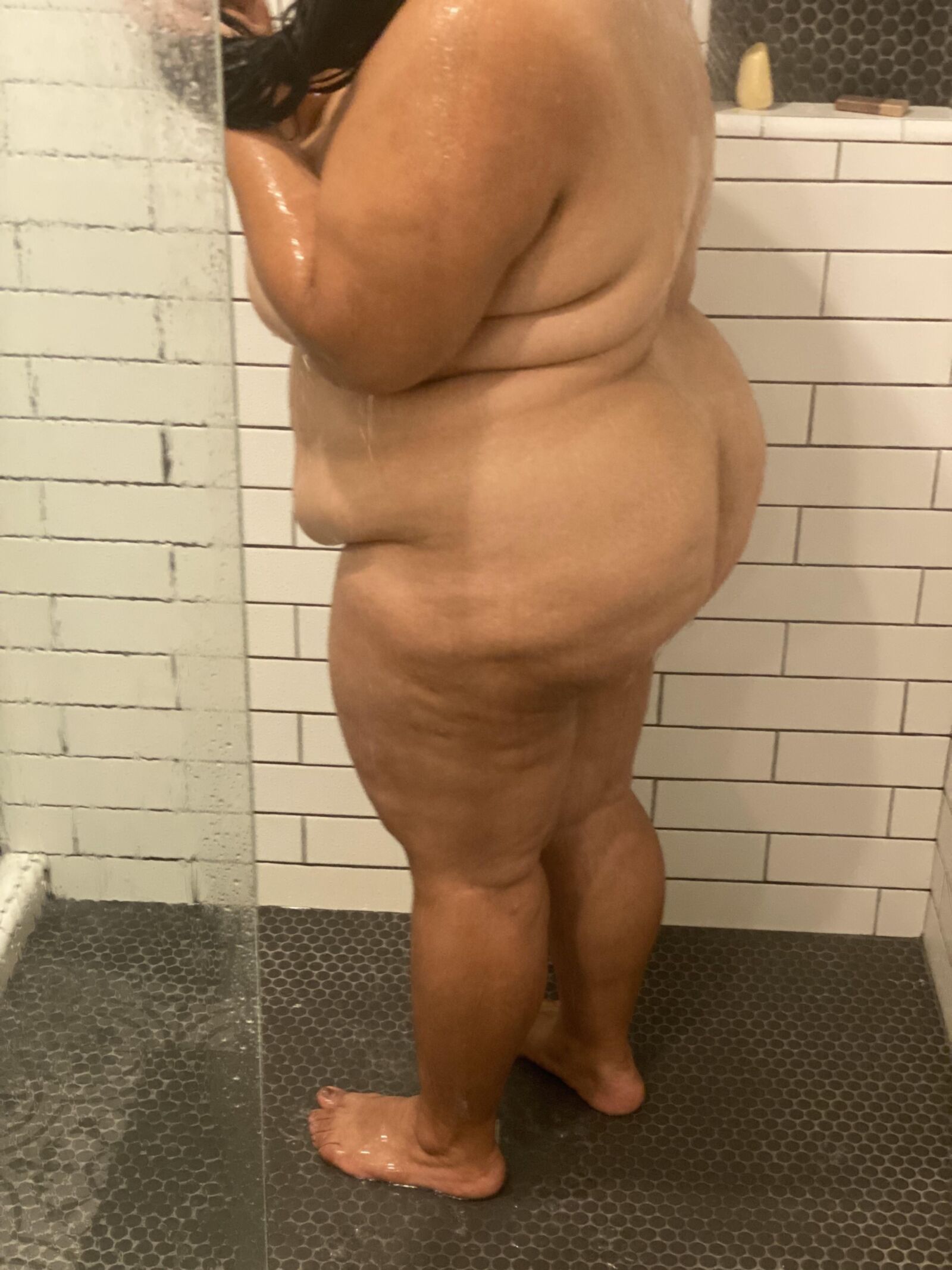 Pracht Truies et Belles Gräser Dodues Sous la douche