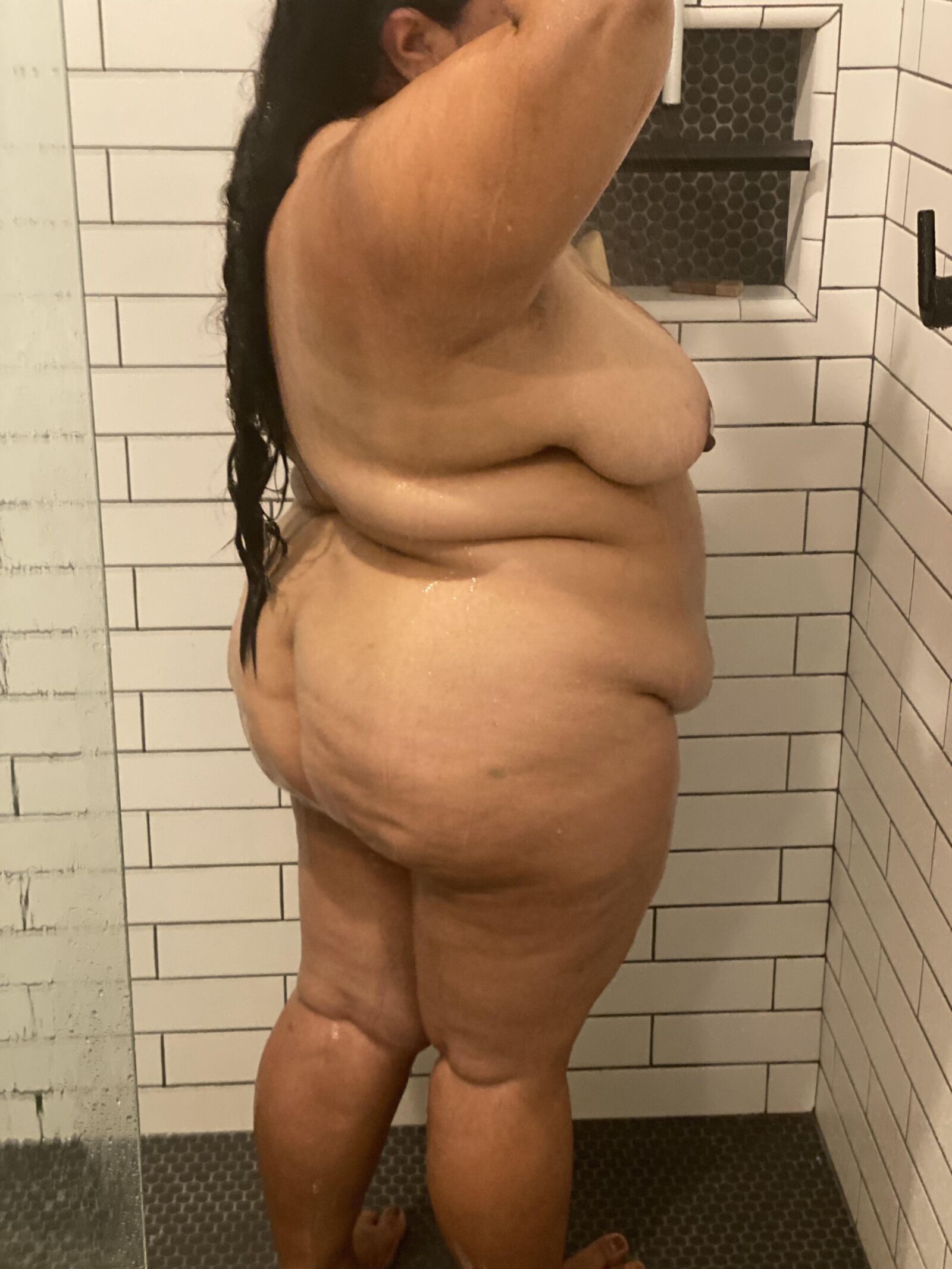 Pracht Truies et Belles Gräser Dodues Sous la douche
