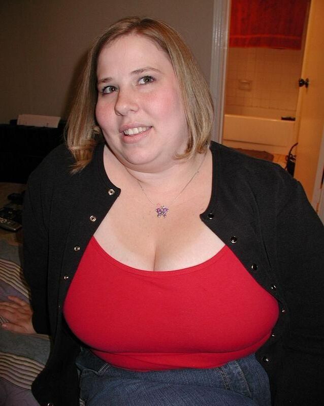 Prlendide Jeune Truie Avec GROSSES MAMELLES OUVERTE POULIE SAILLIE
