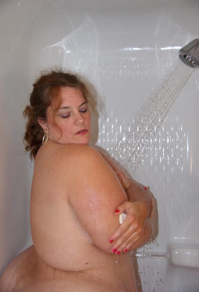 Magnifique Grosse Truie Ssbbw Göttin Sous la Douche