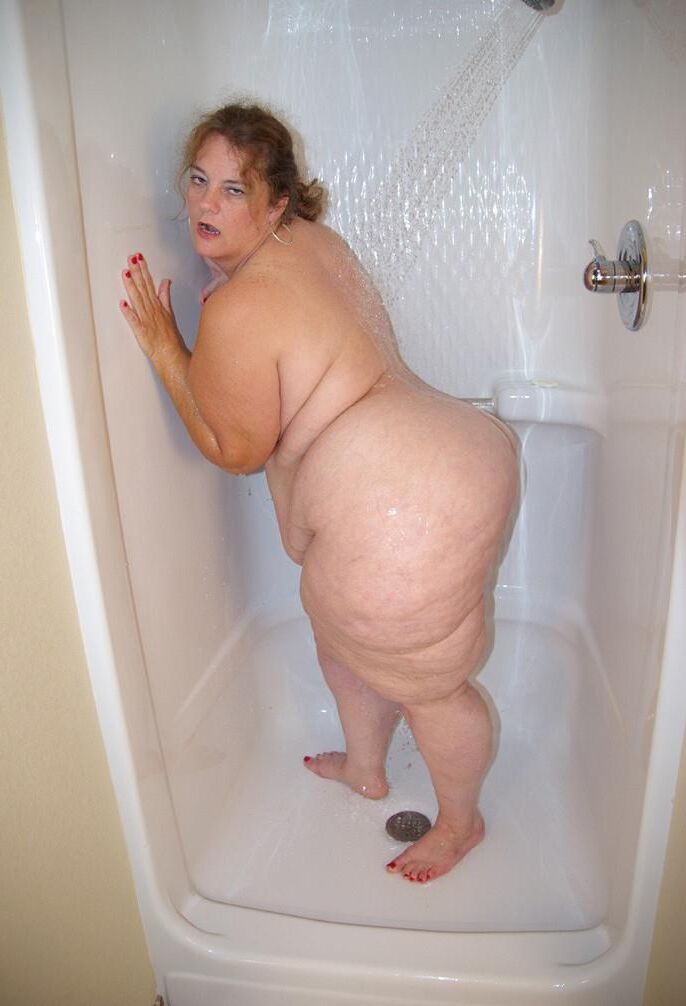 Magnifique Grosse Truie Ssbbw Göttin Sous la Douche