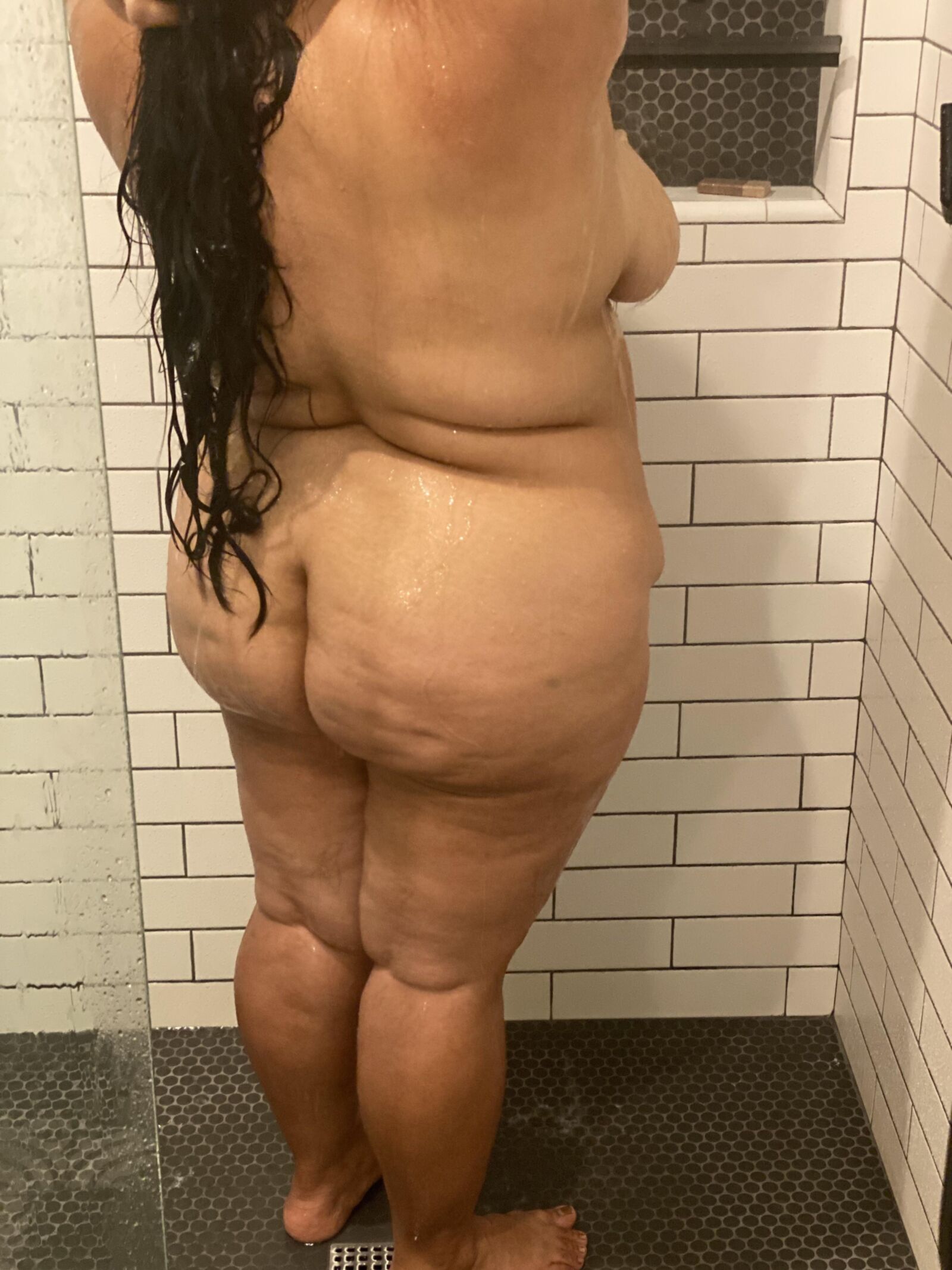 Pracht Truies et Belles Gräser Dodues Sous la douche