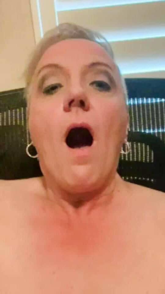 Punishing Slut Lisa by reposting. Repost on all sites!!