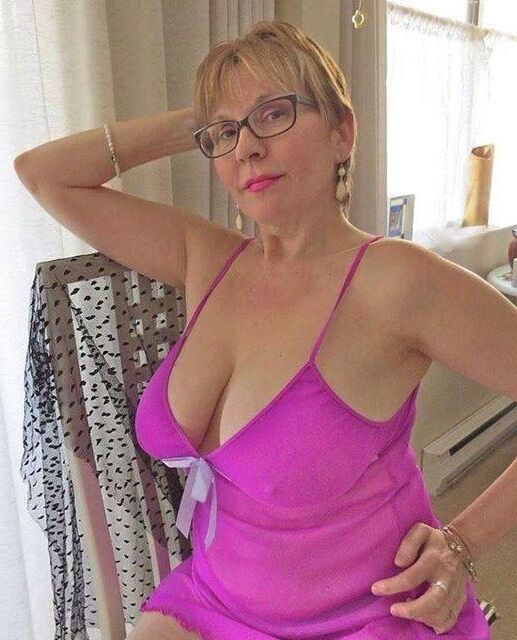 Mama Makes Me Touch Myself