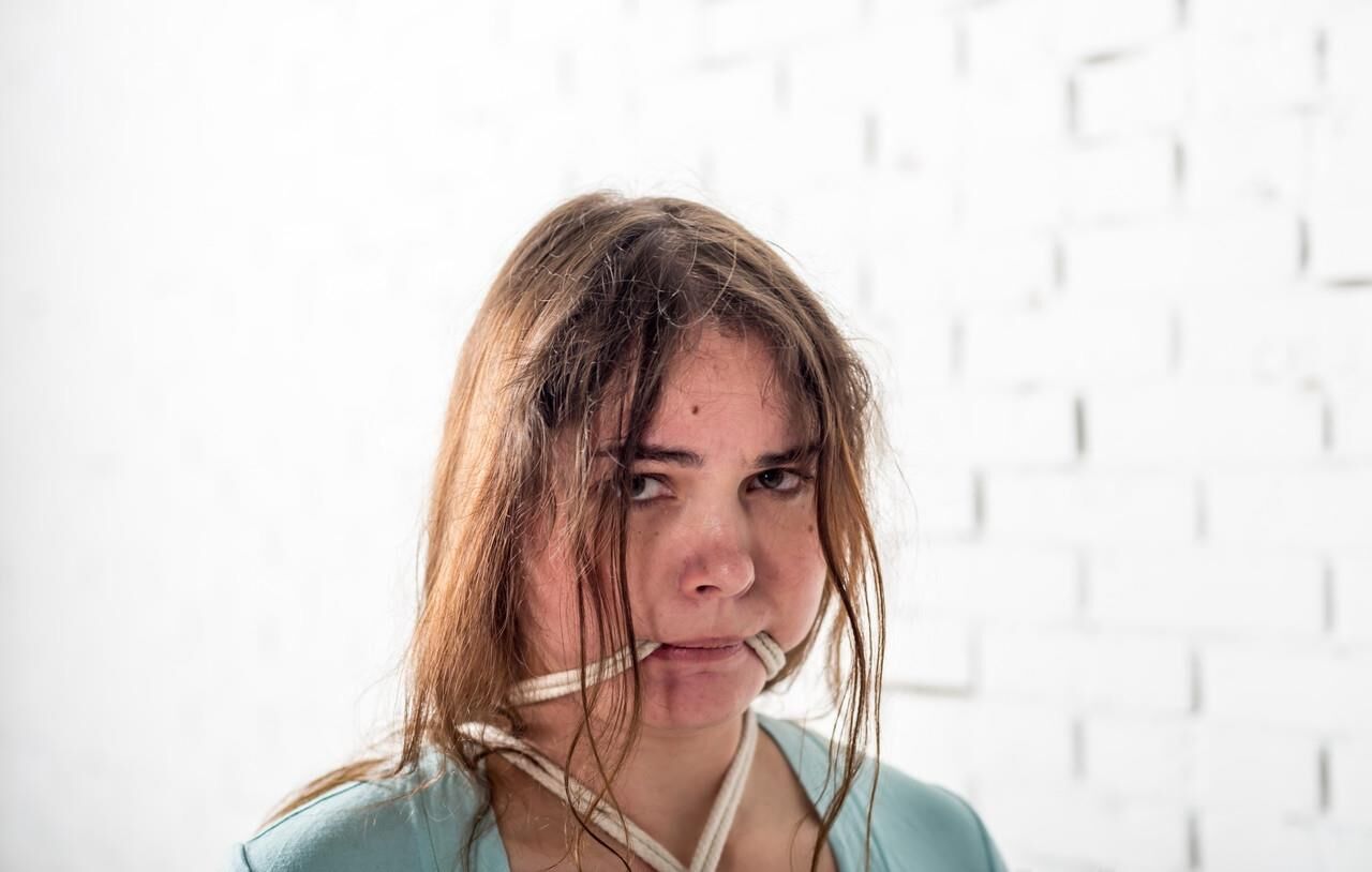 Natasha Jeune et Belle Grasse Dodue à Eduque