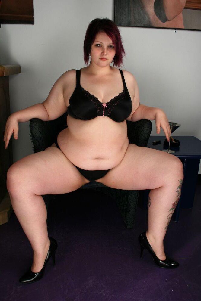 素敵な大きなジューシーな腕を持つthicc bbws