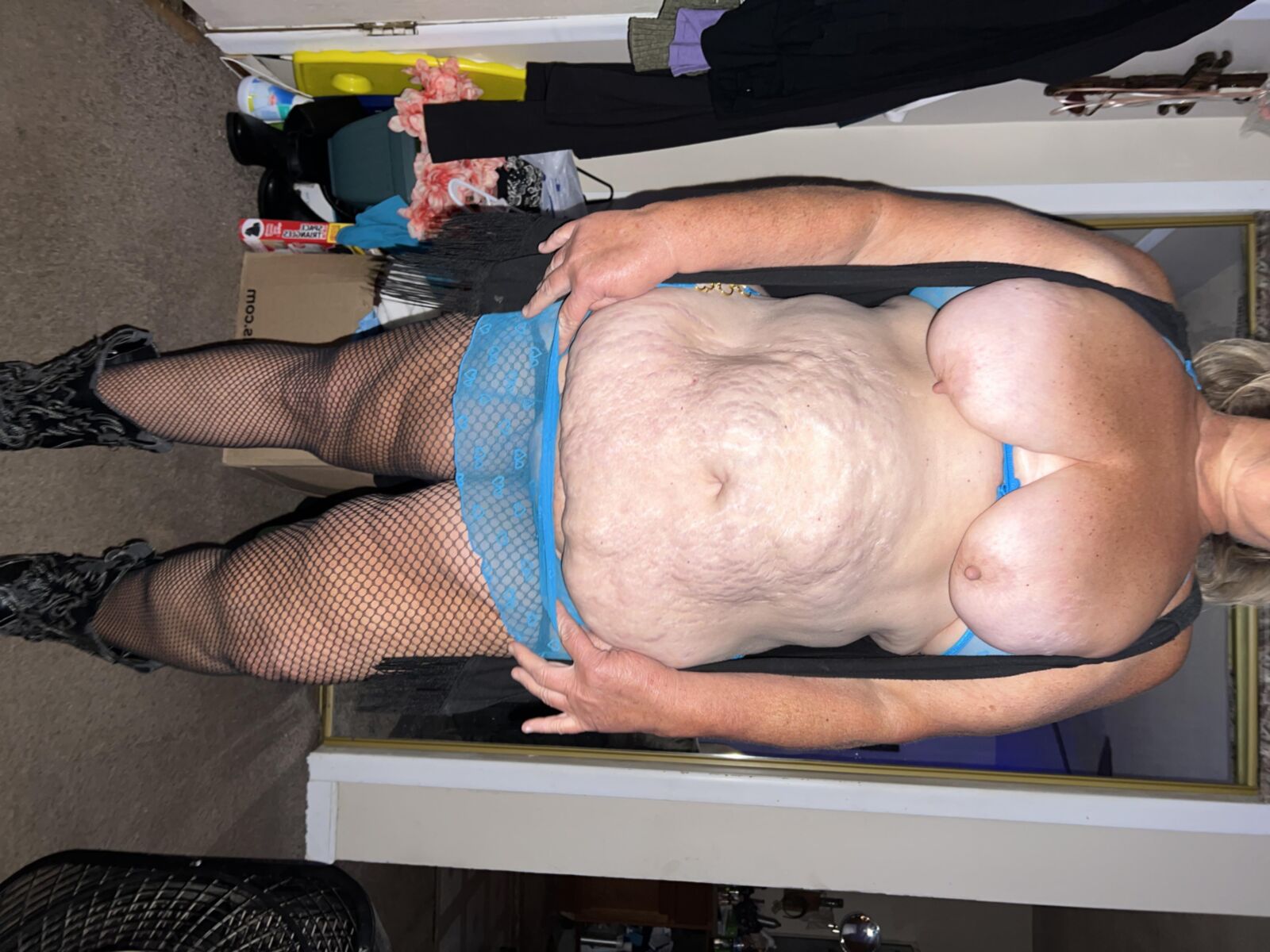 Mi esposa de BBW quiere ser agregada a sus galerías favoritas