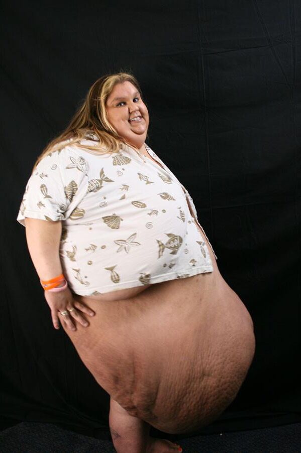 USSBBW Connie Gigantic Belly Cutie