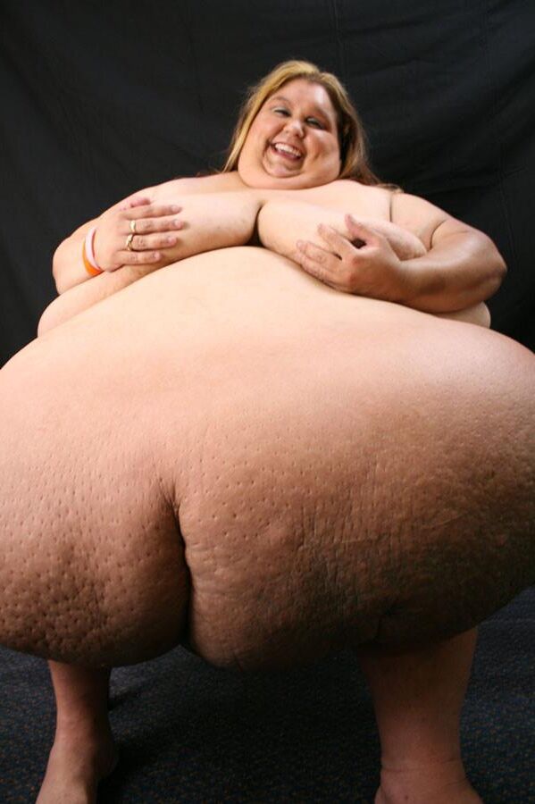 USSBBW Connie Gigantic Belly Cutie