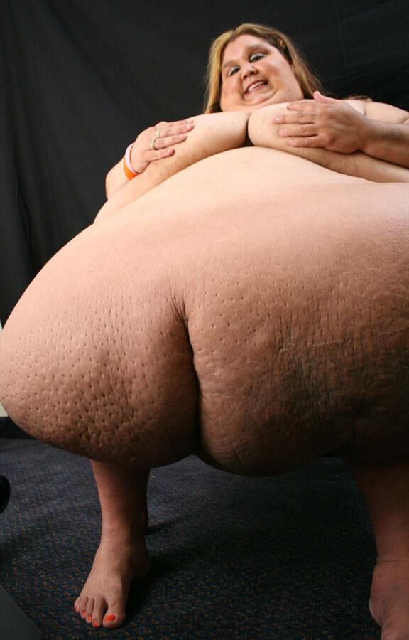 USSBBW Connie Gigantic Belly Cutie