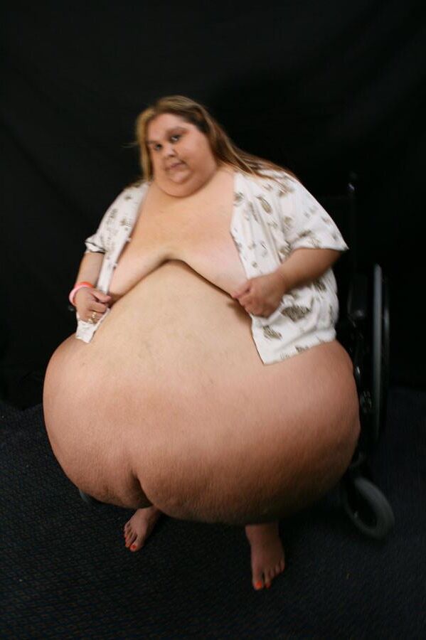 USSBBW Connie Gigantic Belly Cutie